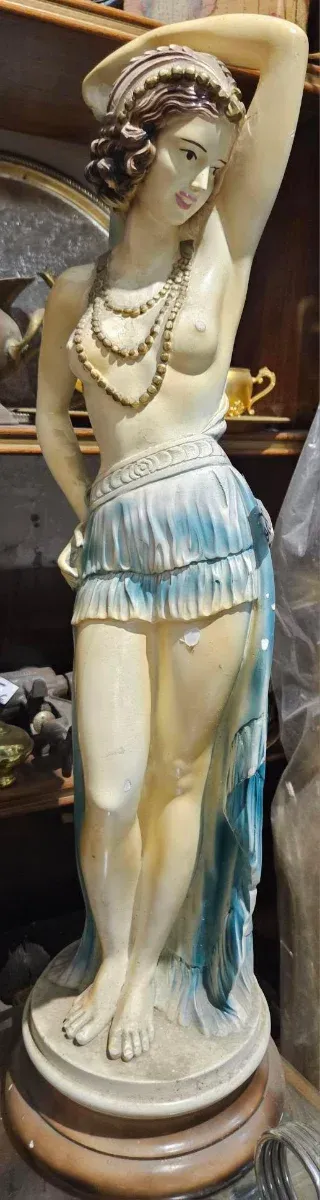 Figura Mujer Grande Decorativa