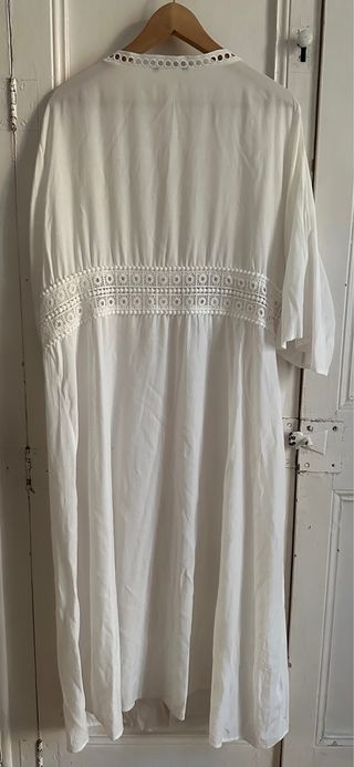 Kimono blanco con detalles de crochet