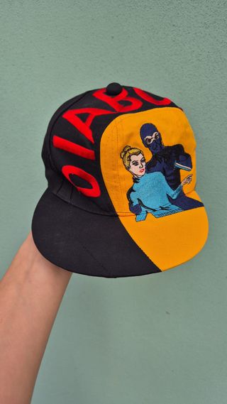 Cappello di Diabolik ricamato come nuovo