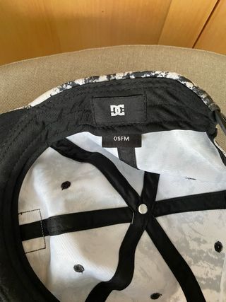 Gorra ORIGINAL, marca DC. Nueva 