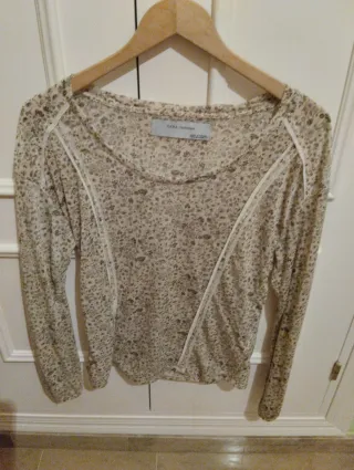 Blusa Zara floral manga larga XS