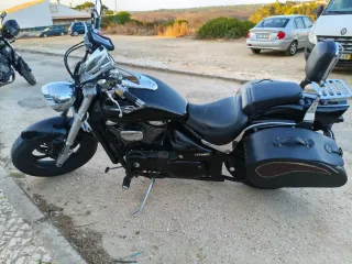 Moto custom Suzuki intrauder m 800