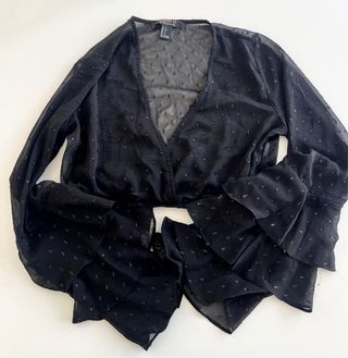Camisa gasa negra volantes