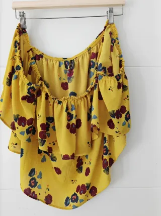 Promo 4X3 Blusa amarilla Talla M