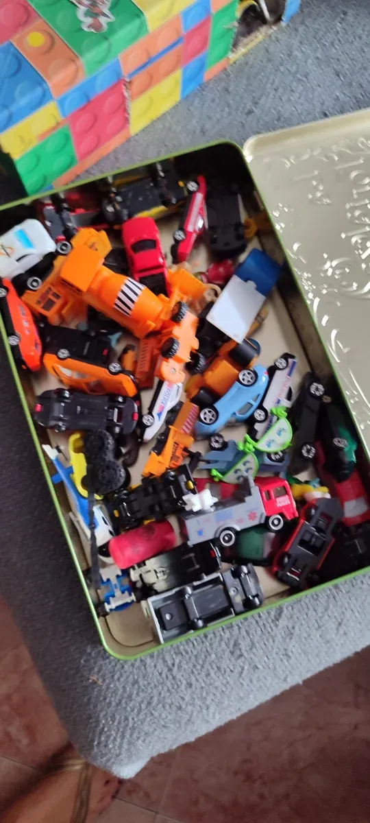 Lote de coches de juguete