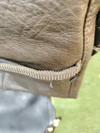 Mochila Slang Cuero Marrón y Negro