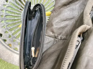 Mochila Slang Cuero Marrón y Negro