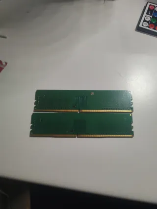 2x8GB Crucial DDR4 2400MHz RAM