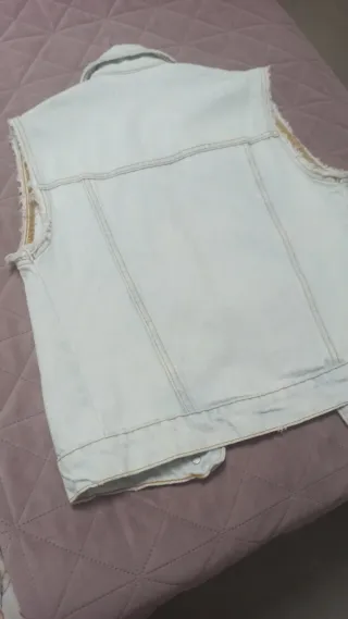 Chaqueta vaquera Zara sin mangas T.8-9
