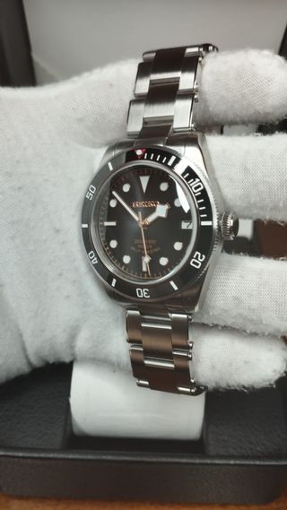 Reloj Seiko Mod Black-Bay Negro Plateado y Dorado
