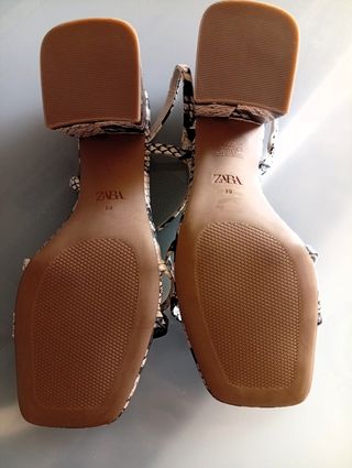 Sandalias Zara Talla 39 Serpiente Tacón Pulsera