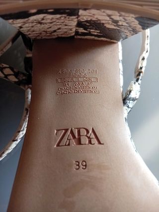 Sandalias Zara Talla 39 Serpiente Tacón Pulsera