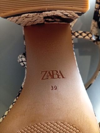 Sandalias Zara Talla 39 Serpiente Tacón Pulsera