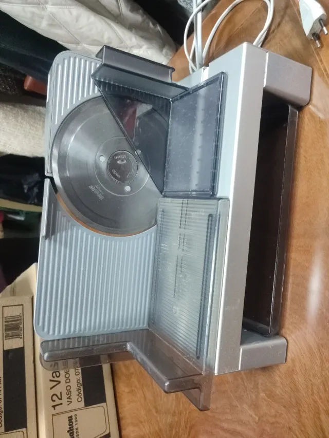 Cortadora de fiambre eléctrica