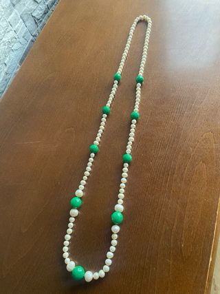 collar y pulsera d Perlas y esmeraldas rústicas