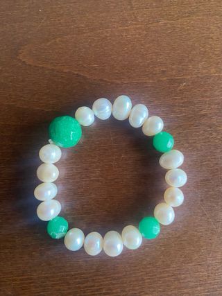 collar y pulsera d Perlas y esmeraldas rústicas