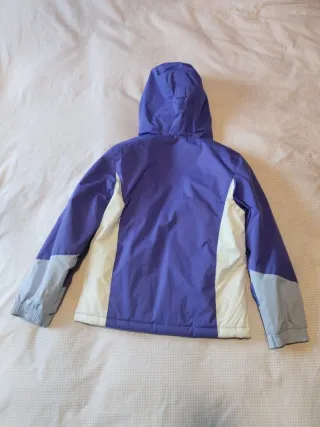 Conjunto de esquí morado y blanco