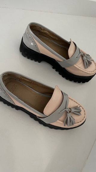 Mocasines plataforma charol ASOS gris y rosa