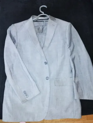 Traje de hombre gris