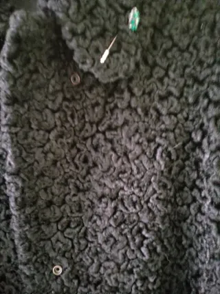 Chaquetón de piel de astracán negro