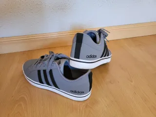 Zapatillas Adidas grises - Talla 43