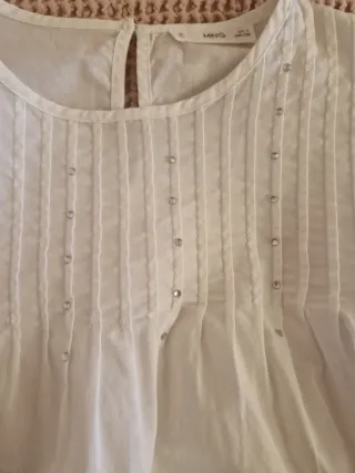 Camisa niña blanca con pedrería