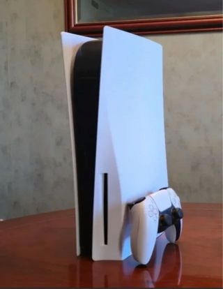 Consola Playstation 5 + 1 mando + 7 juegos