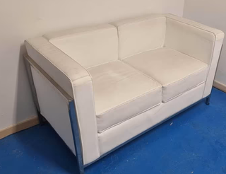 Divano 2 posti Le Courb ecopelle bianco