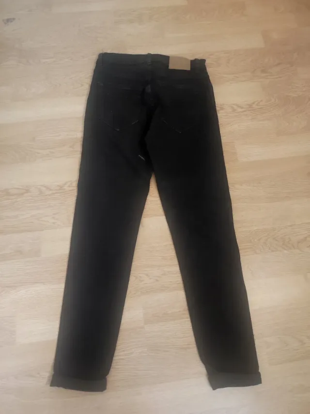 Pantalón vaquero negro