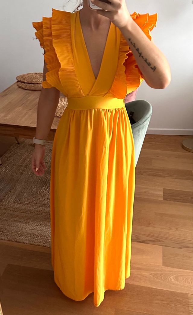 Vestido largo naranja con volantes