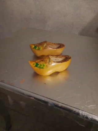 Piccoli zoccoli olandesi in legno