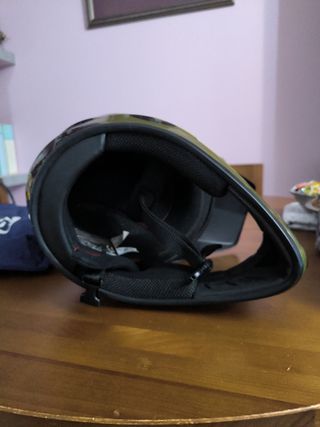 Casco Integral Sixsixone 661 Negro/Dorado. Talla S
