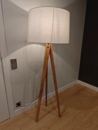 LÁMPARA DE PIE MADERA MANGO 