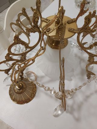 Lámpara araña vintage dorada con piedras