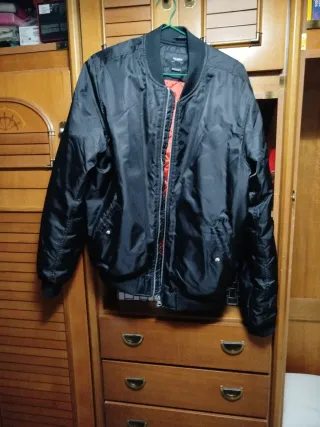 Chaqueta bomber negra hombre