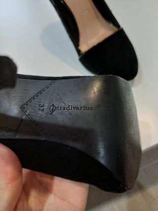 Tacones elegantes negros