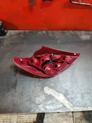 Piloto trasero derecho Peugeot 207