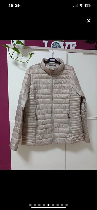 Cazadora beige acolchada