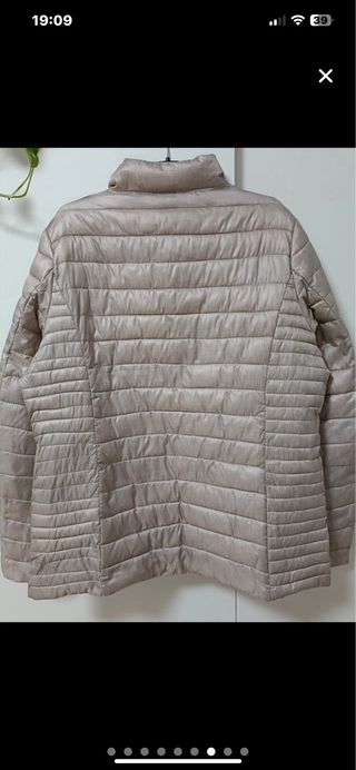 Cazadora beige acolchada