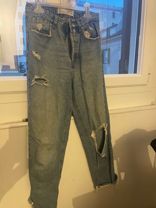 Pantaloni Stradivarius strappati blu taglia S