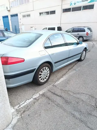 Peugeot 607 2001