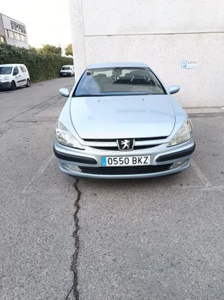 Peugeot 607 2001