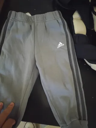 Pantalón chándal Adidas niño gris original 