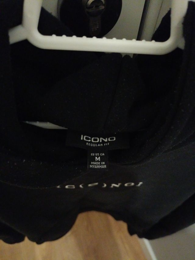 Sudadera Negra con Logo IC(Ø)NO