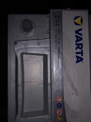 Batería Varta E44 12V 77Ah 780A