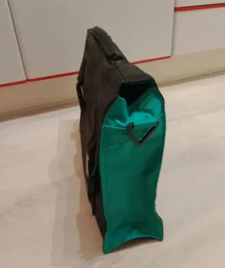 Borsa a tracolla nera e verde acqua