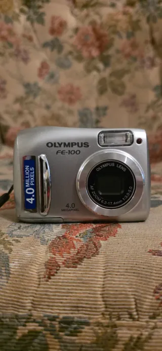 Olympus FE-100 Fotocamera Digitale 4.0 MP