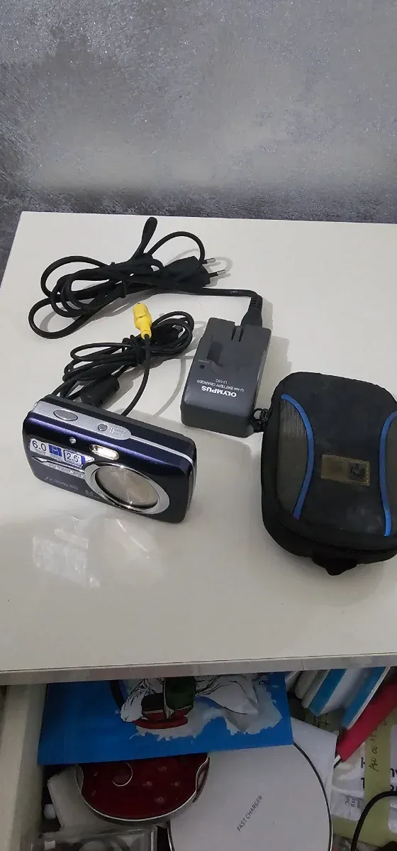 Olympus Fotocamera Digitale Blu/Argento