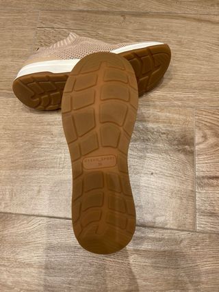 Zapatillas Oysho sin cordones beige