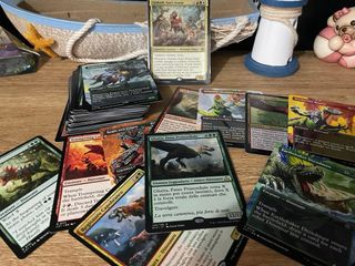 Gishath, Sun's Avatar Commander Naya Dinosauri